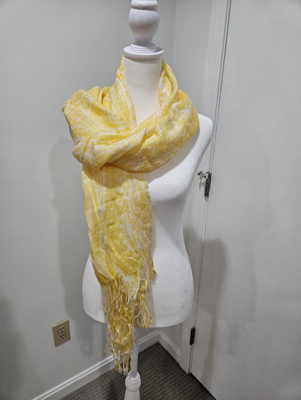 Pashmina‎ Lightweight Yellow Patterned Scarf